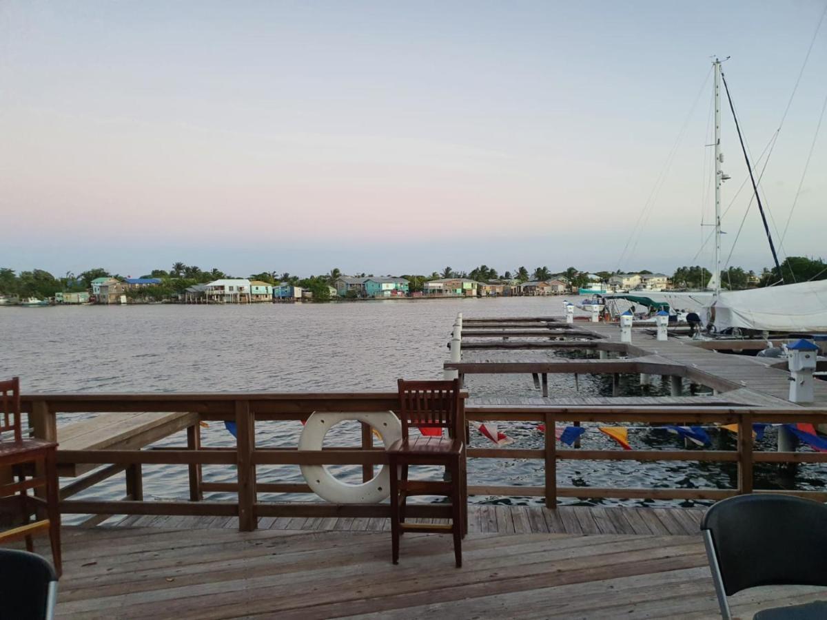 Hotel And Dive Center Roatan Yacht Club French Harbour Luaran gambar