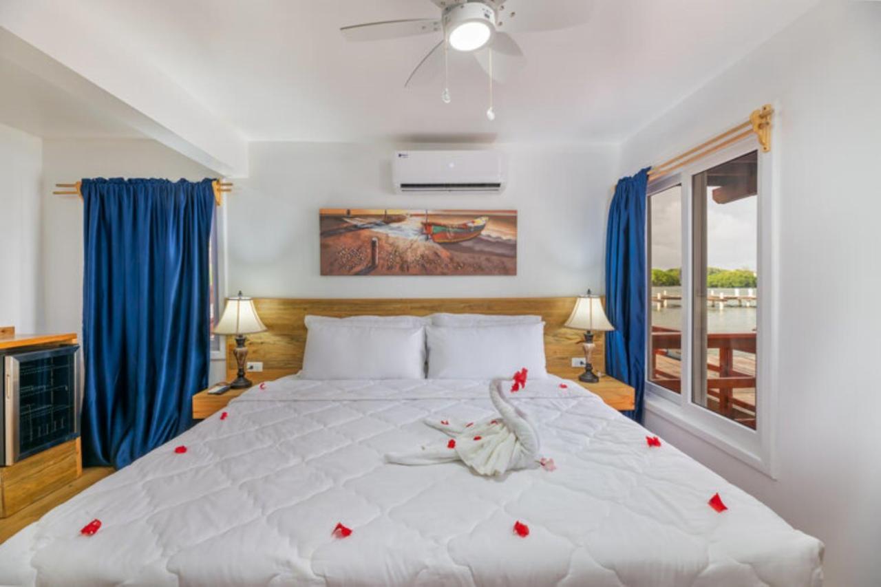 Hotel And Dive Center Roatan Yacht Club French Harbour Luaran gambar